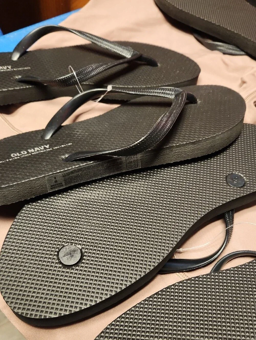 Black Womans Flip Flops - 4 Pack Old Navy NEW Size 8